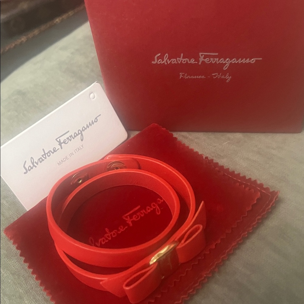 Salvador leather Bow Bracelet fits x small to medium wrist